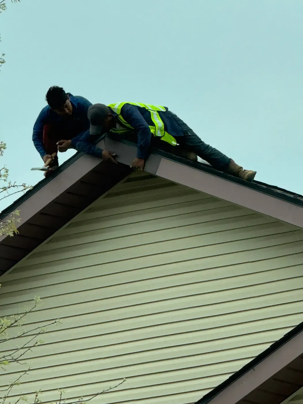 Manufacturer-certified roof installation in Winamac